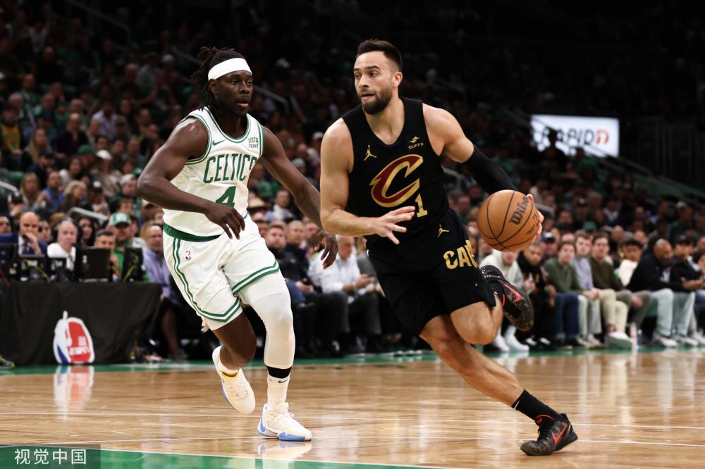 大赛桂冠的 大赛桂冠的